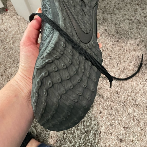 Boys shoes, cleats, indoor shoes. Great condition. - Picture 11 of 13